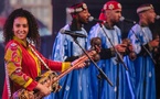 La troupe Gnaoua de Hind Ennaira enflamme la scène du Festival "Le Koweït nous rassemble"