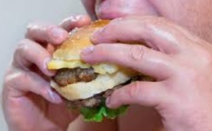Pourquoi les obèses préfèrent les aliments gras