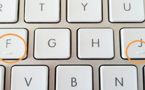 Why ? Pourquoi les lettres F et J de nos claviers ont-elles une petite bosse ?