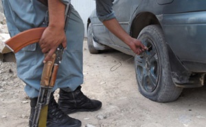Face aux vols de voitures, les méthodes gonflées de la police de Kaboul