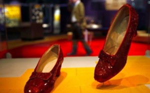 Insolite : Restauration des chaussures de Dorothy