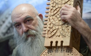 Des luthiers ressuscitent des instruments médiévaux à partir de sculptures