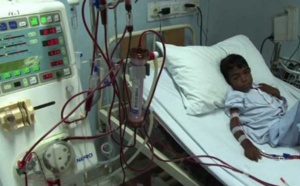 A Karachi, les greffes gratuites d'un médecin de l'espoir
