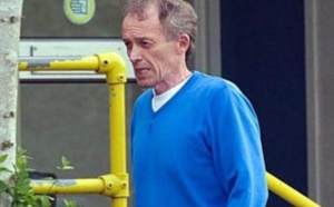 L'ex-entraîneur Bennell mis en examen pour agression sexuelle sur mineur