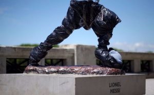 La statue de Messi retrouvée sans bras ni tête