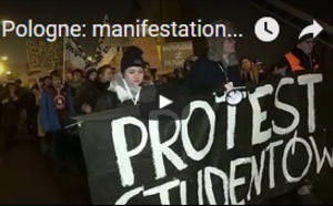 0:11 / 0:50 Pologne: manifestations étudiantes contre le gouvernement