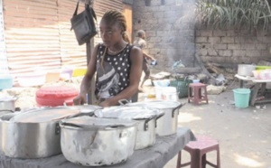 L'essor des malewa, gargotes de rue d'une capitale en crise