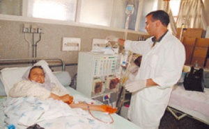 Reportage dans un centre d’hémodialyse : La vie suspendue