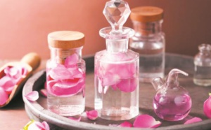 Les dix bienfaits de l’eau de rose au quotidien