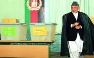 Elections présidentielles en Afghanistan : Karazaï et Abdullah se disent en tête