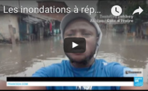 Les Observateurs : Les inondations à répétition à Abidjan et des bouteilles plastique transformées en briques a...