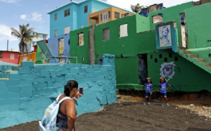 Les touristes sur les traces de "Despacito" dans les quartiers pauvres de Porto Rico