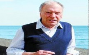 L’acteur et comédien français joue Jacques Prévert, Boris Vian et Robert Desnos à Meknès : Hommage à Jean-Louis Trintignant
