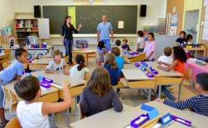 Apprendre les bonnes manières dans la dernière école du genre en Suisse