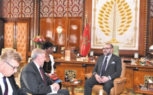 S.M le Roi reçoit l'envoyé personnel du S.G de l'ONU pour le Sahara