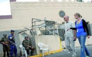 Londres et Washington vont renforcer leur action au Yémen et en Somalie : L’ambassade américaine à Sanaa fermée à cause des menaces d’Al-Qaïda Londres et Washington vont renforcer leur action au Yémen et en Somalie : L’ambassade américaine à Sanaa fermée à cause des menaces d’Al-Qaïda