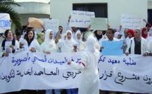 Les blouses blanches dénoncent la politique de deux poids deux mesures  :  Sit-in des élèves-infirmiers à Essaouira