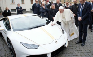 Insolite : La Lamborghini du pape