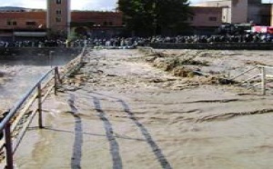 Des pluies torrentielles s’abattent sur le pays : Khénifra submergée par les eaux