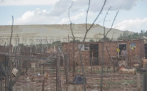 A l'ombre des déchets miniers, les townships de Johannesburg toussent