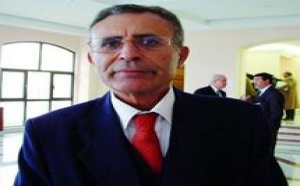 En marge du colloque international: "Inscriptions de la trace, Khatibi ou la pensée des interstices" : Faux-fuyant, l’instant En marge du colloque international: "Inscriptions de la trace, Khatibi ou la pensée des interstices" : Faux-fuyant, l’instant