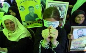 Le Hamas et le Fatah célèbrent ensemble la Journée du prisonnier palestinien : Les nouvelles règles de résidence en Cisjordanie dénoncées
