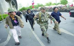 Thaïlande : Le gouvernement annule les élections et envoie les blindés