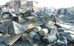 Plus de 35 bombonnes de gaz ont explosé et 46 baraques ont été calcinées : L’incendie de “Cariane Rahba” fait un mort et des dégâts matériels