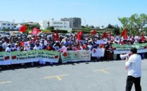 Sit-in de l’Organisation marocaine de la jeunesse sahraouie devant le consulat d’Espagne à Agadir  : Madrid et l’UE saisis du drame des séquestrés de Tindouf