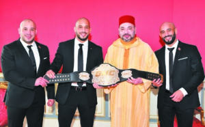 ​S.M le Roi reçoit les frères Azaitar