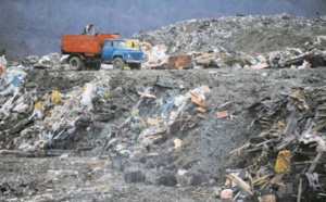 Submergée de déchets, Moscou étouffe