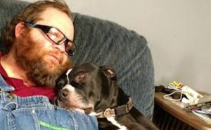Blessé par balle par son chien
