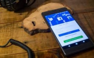 Les plus jeunes se détournent toujours plus de Facebook