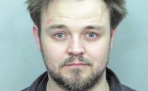 Quand les stars se font tirer le portrait en prison !  Matthew Newton