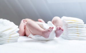 Insolite : Couches pour bébé recyclées en pots de fleurs