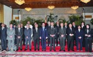 SM le Roi procède à l'installation de la Commission consultative de révision de la Constitution :  Les partis politiques appelés à s'impliquer dans la réforme du début jusqu'à la fin