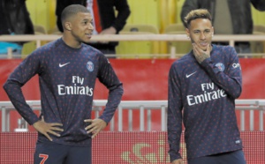 Paris SG: "élongation" pour Neymar, "contusion" pour Mbappé