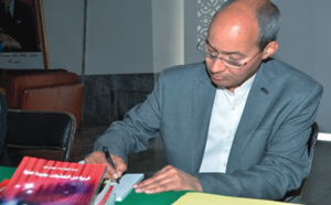 Abdelouahed Ouzri présente son livre "Questions de théâtre"