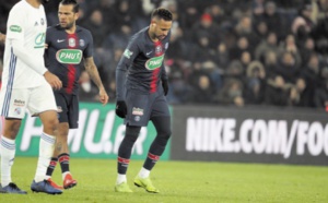 Blessure de Neymar : Le spectre d'une longue indisponibilité inquiète le PSG