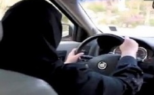 Les femmes saoudiennes réclament le droit de... conduire