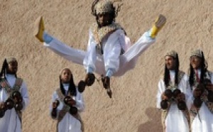 Les Gnaoua ensorcellent la ville des vents : Salif Keita met le feu à la scène Moulay Hassan