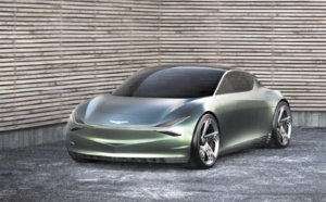 A New York, l'automobile affiche deux versions du luxe