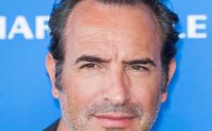 Dujardin fait peau neuve dans une veste en daim