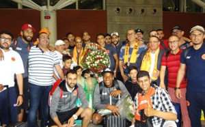 Les joueurs de la RSB accueillis en héros à l’aéroport d’Oujda-Angad