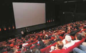 Des réalisateurs et scénaristes mettent l'accent sur le rôle du cinéma dans le développement socioculturel