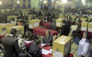 Les Frères musulmans près de la victoire en Egypte : La “surprise” salafiste aux élections suscite des craintes