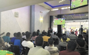 La fougue du foot se vit aussi au café du quartier