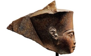 Une tête de Toutankhamon aux enchères à Londres malgré la colère du Caire