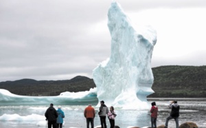 Au Canada, les touristes se bousculent dans le "couloir des icebergs"