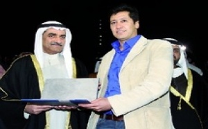 Taha Adnan reçoit le prix : international du mélodrame de Fujaïrah